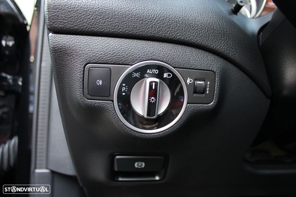 Mercedes-Benz GLA 180 d 7G-DCT Urban - 18