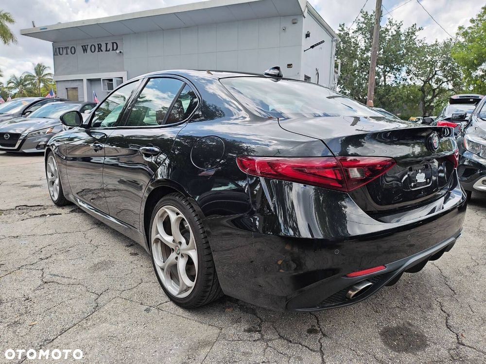 Alfa Romeo Giulia - 40