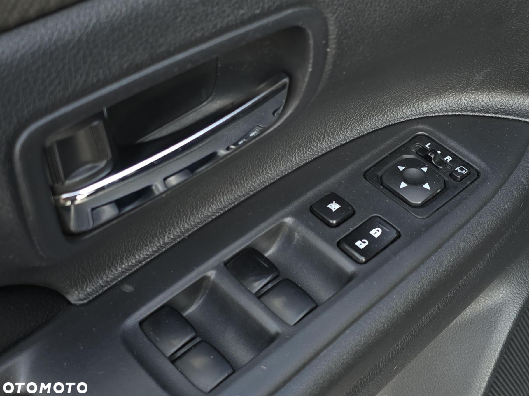 Mitsubishi Outlander 2.2 DID Intense - 14