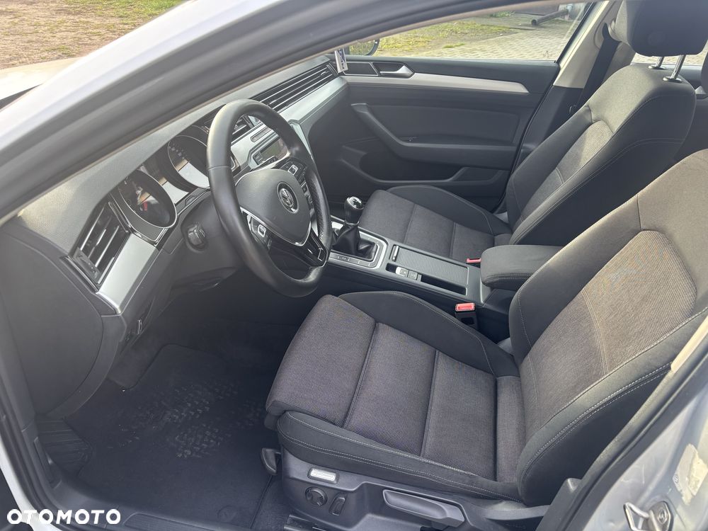 Volkswagen Passat - 7