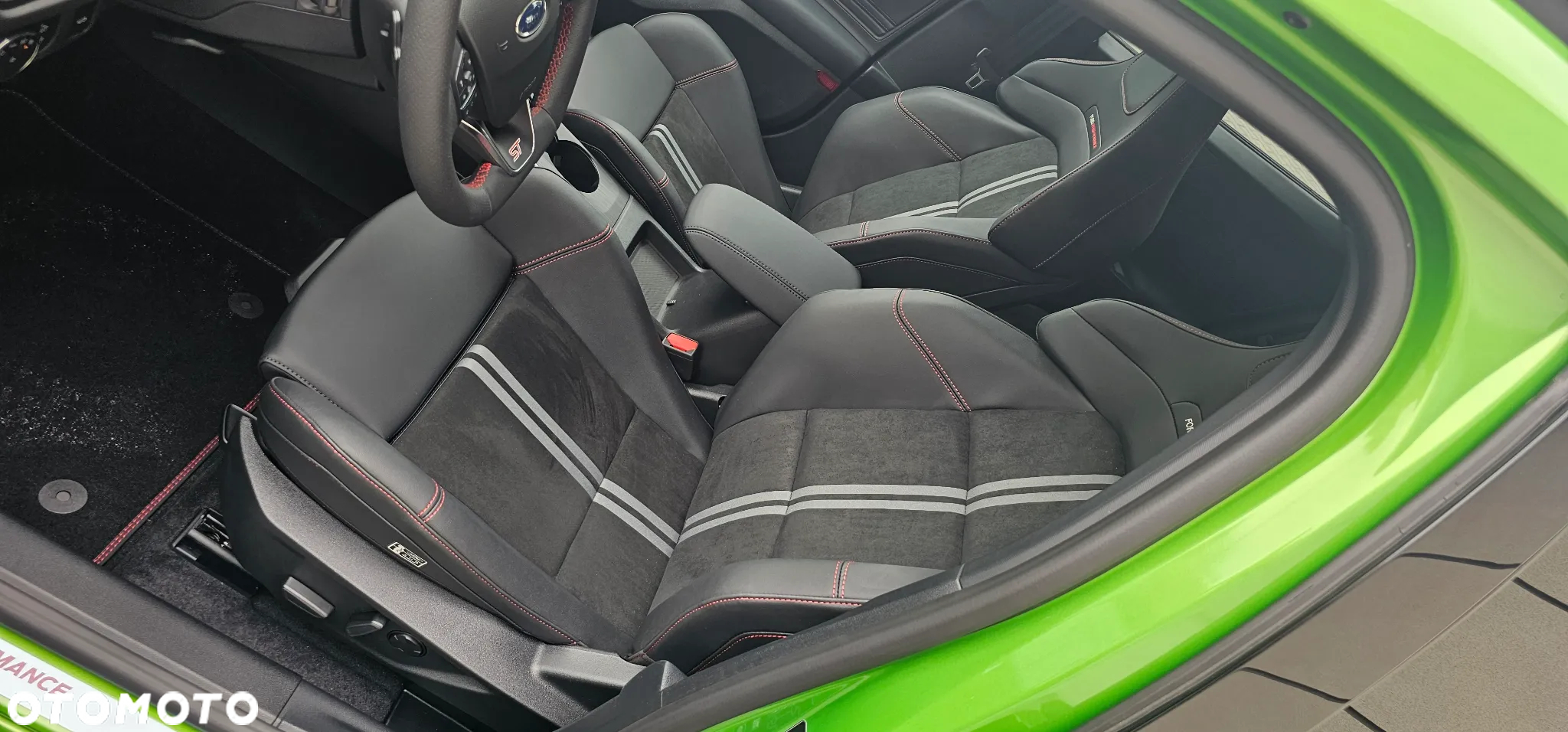 Ford Focus 2.3 EcoBoost ST X - 12