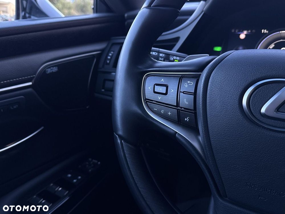 Lexus ES 300h Prestige - 18