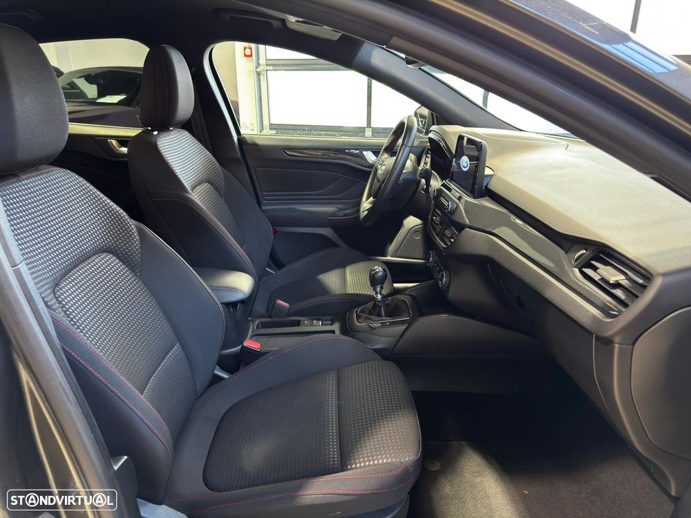 Ford Focus 1.0 EcoBoost MHEV ST-Line - 12