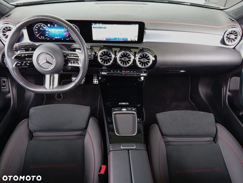 Mercedes-Benz CLA 200 mHEV AMG Line 7G-DCT - 15