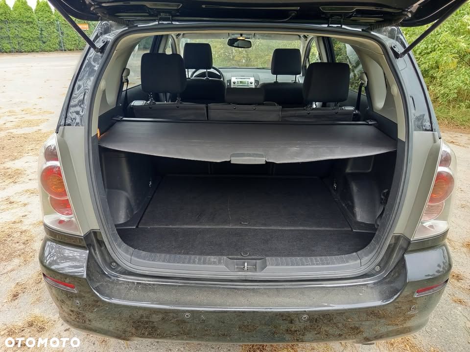 Toyota Corolla Verso - 10