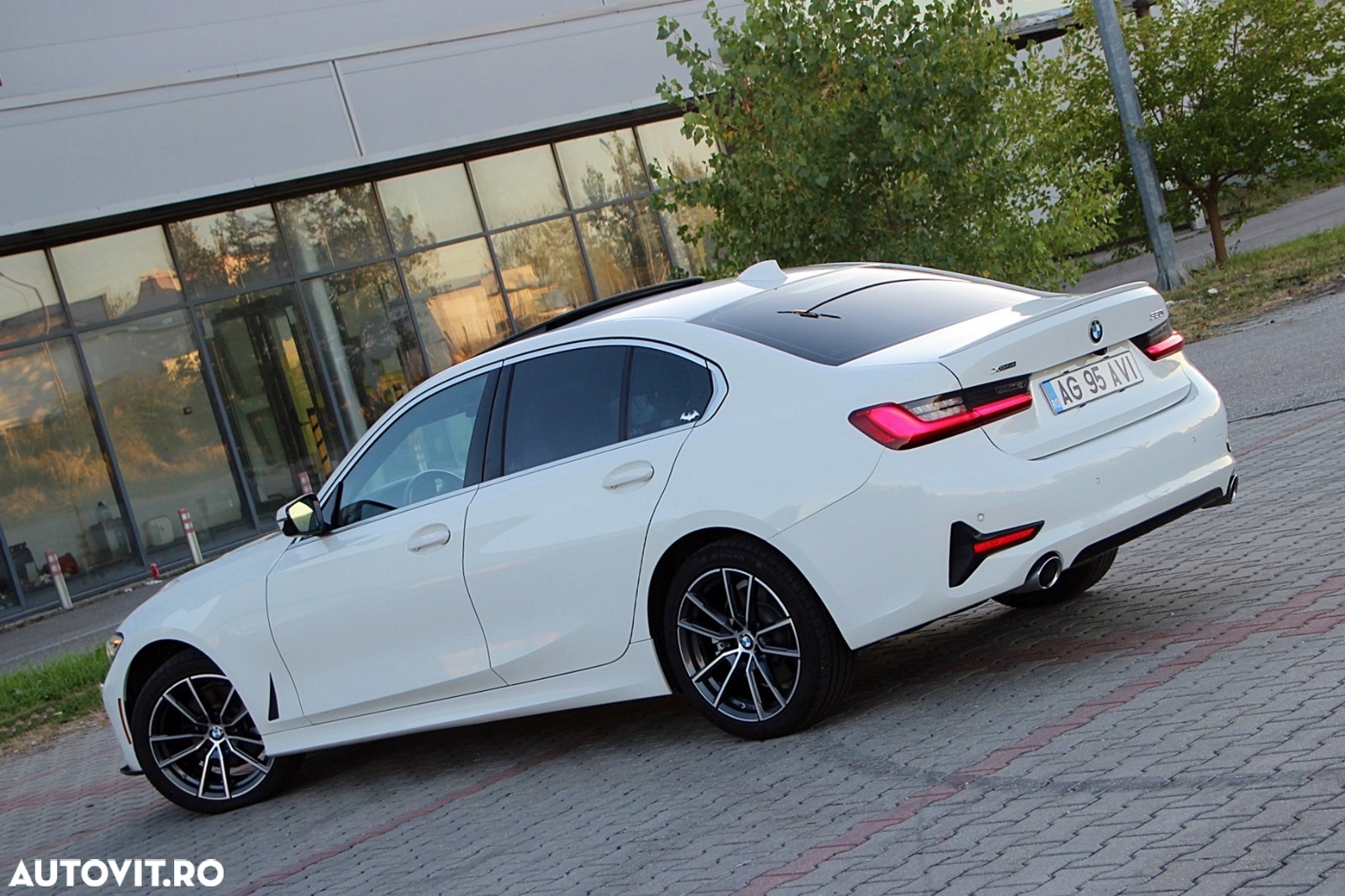 BMW Seria 3 330i xDrive Aut. Sport Line - 5