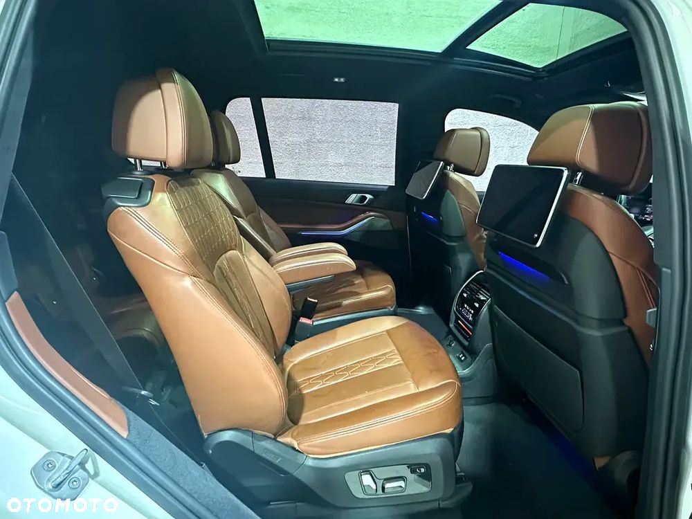 BMW X7 M50i sport - 8