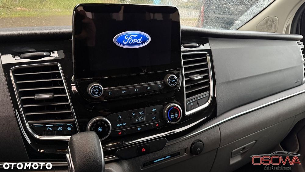 Ford Tourneo Custom - 17