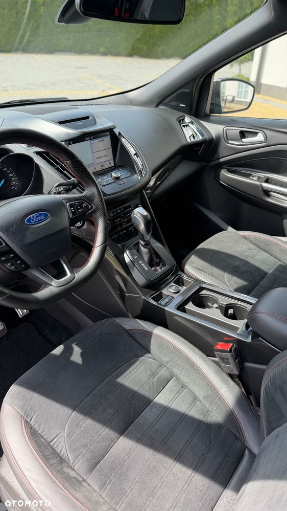 Ford Kuga 2.0 TDCi 2x4 ST-Line - 12