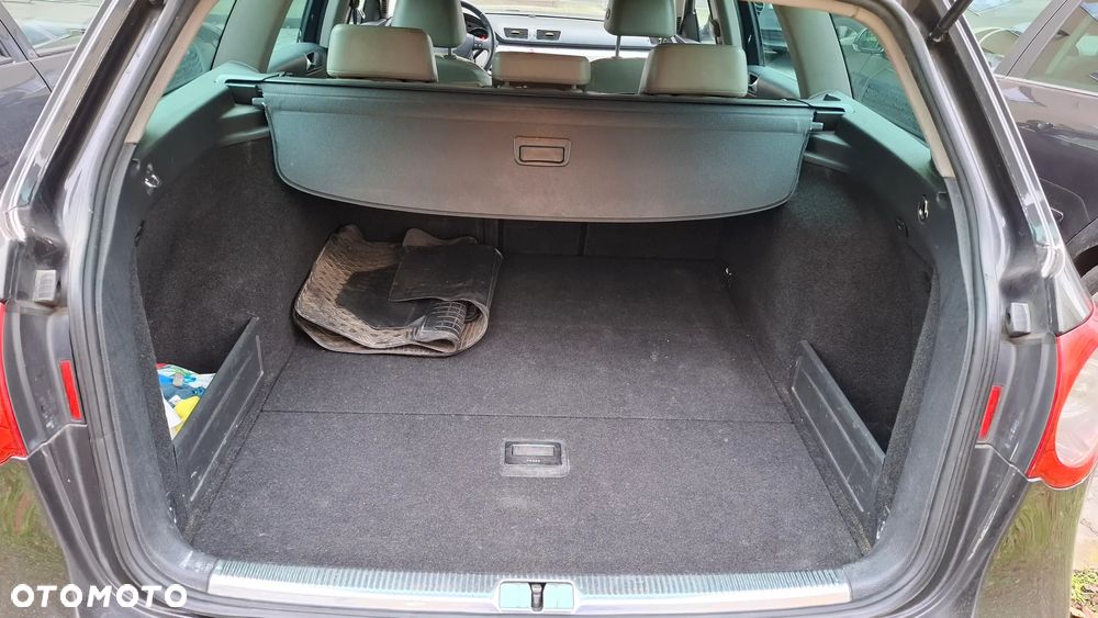 Volkswagen Passat 2.0 TDI DPF DSG Highline - 29