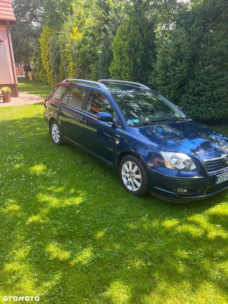 Toyota Avensis 1.8 VVT-i Sol - 2