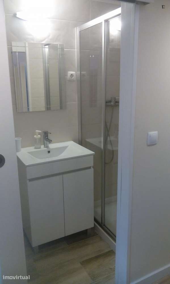 Apartamento com 2 quartos - localizado em Setubal - Full image: 2/49