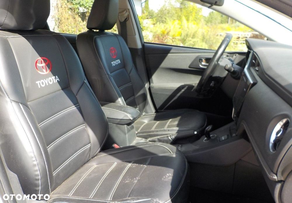 Toyota Auris - 13
