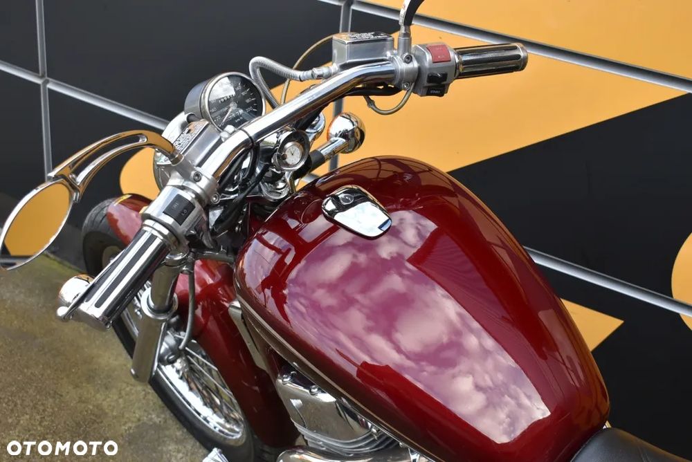 Suzuki Intruder - 12