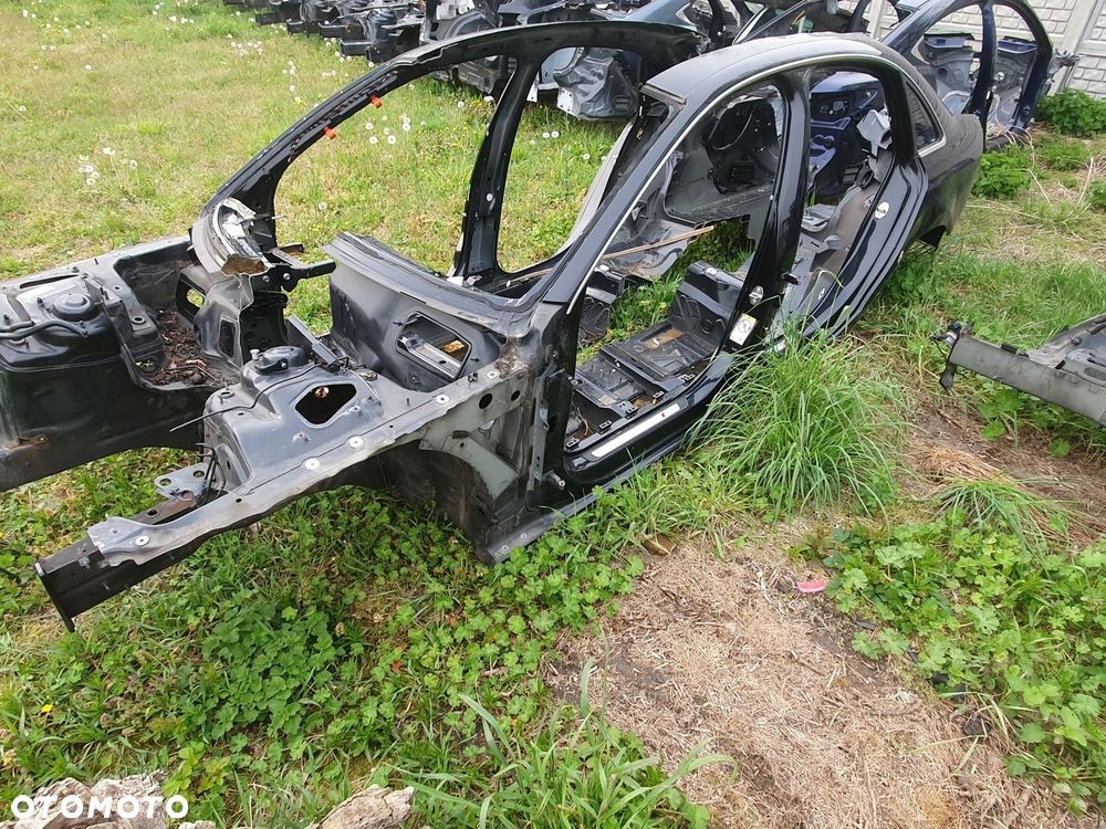 fartuch próg słupek lewy Audi A4 B8 sedan - 1