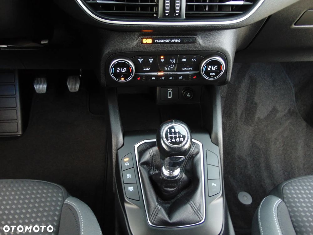 Ford Focus 1.0 EcoBoost Start-Stopp-System COOL&CONNECT DESIGN - 18