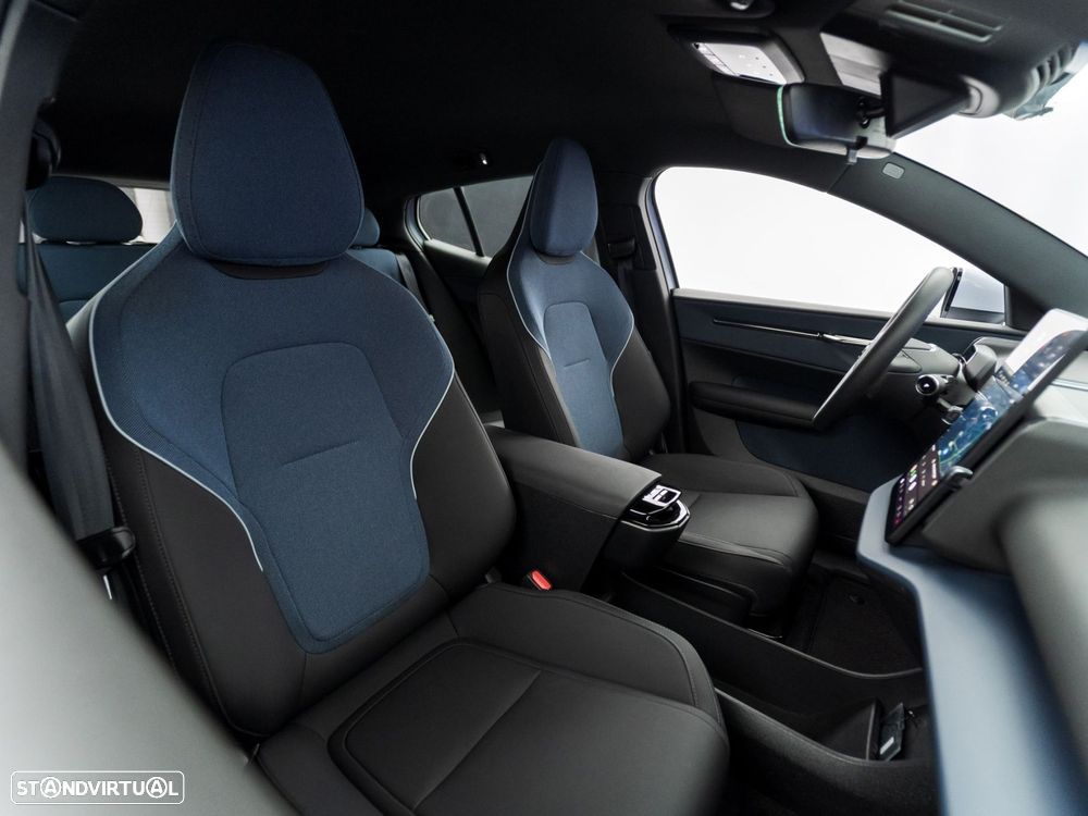 Volvo EX30 51 kWh Single Motor Core - 35