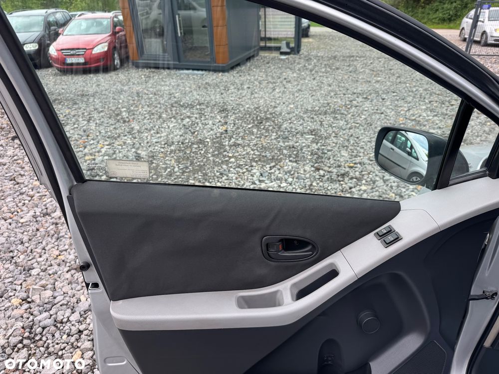 Toyota Yaris 1.0 Luna - 12
