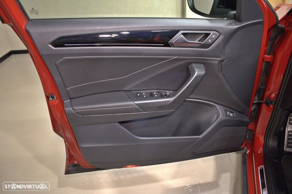 VW T-Roc 2.0 TDI R-Line DSG - 24