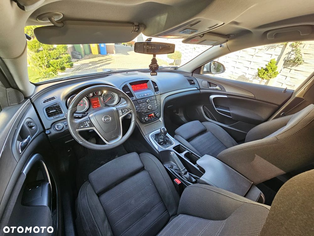 Opel Insignia 2.0 CDTI - 10