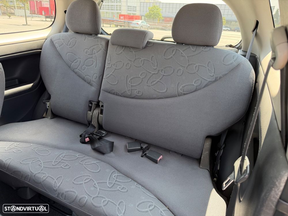 Toyota Yaris 1.0 Base - 9