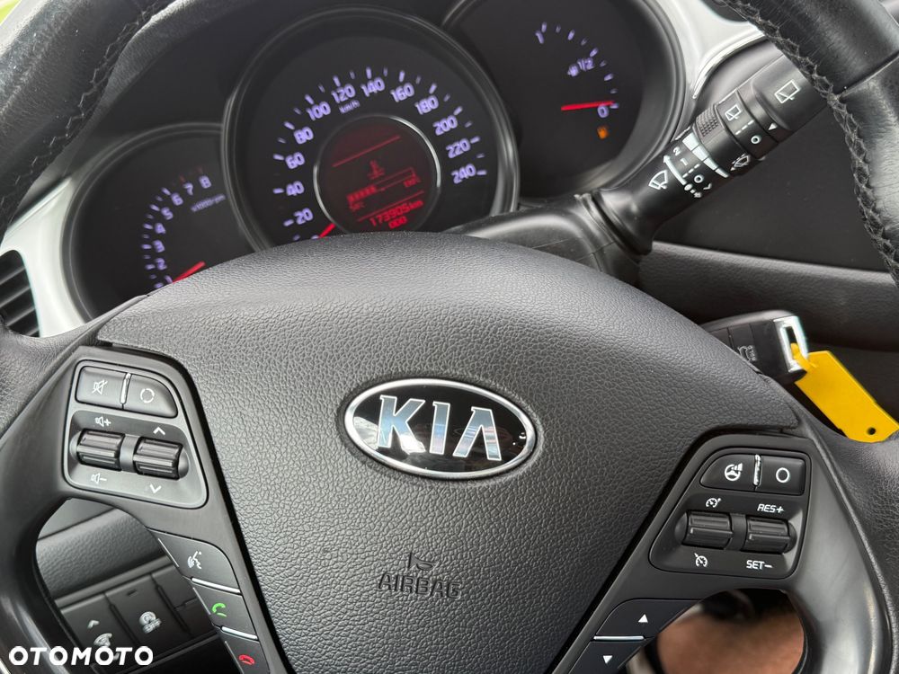 Kia Ceed - 22
