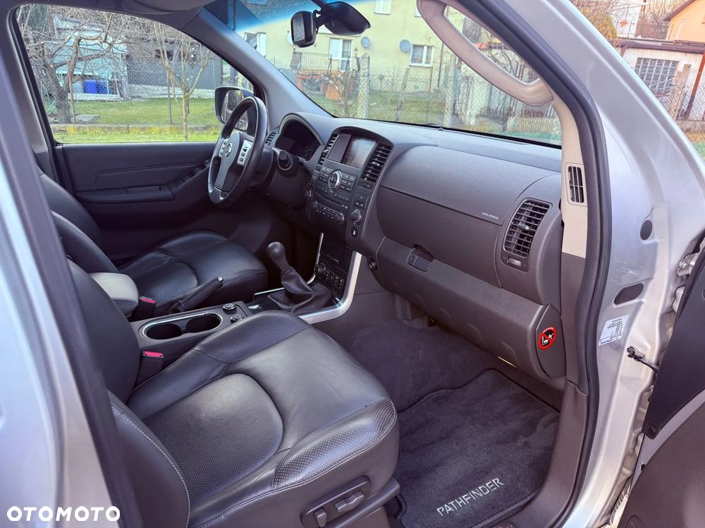 Nissan Pathfinder - 15