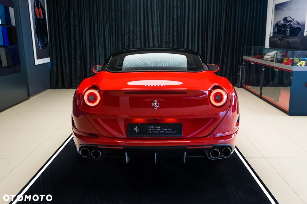 Ferrari California T - 5