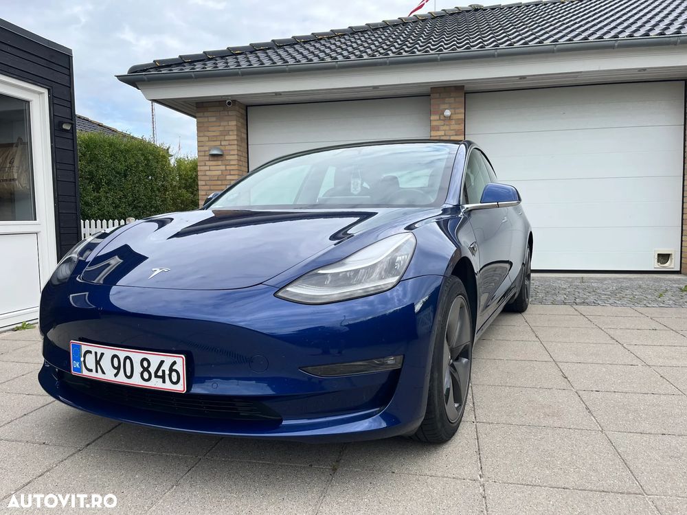 Tesla Model 3 - 8