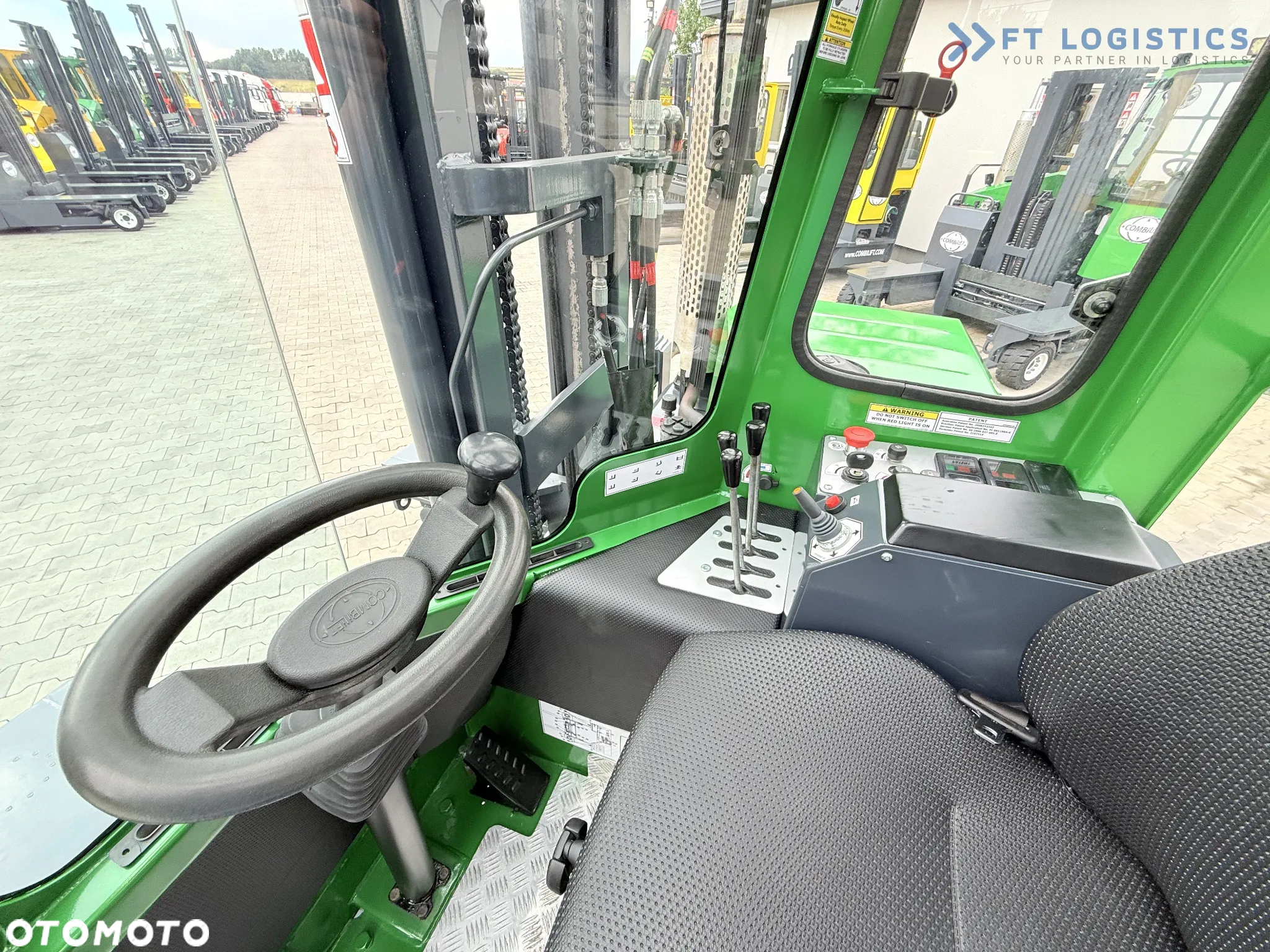 Combilift C3000 / DIESEL / DUPLEX - 4000MM / SZEROKI POZYCJONER WIDEŁ 2700MM / PEŁNA OGRZEWANA KABINA / JEDYNIE 6905H/ STAN - JAK NOWY! - 20