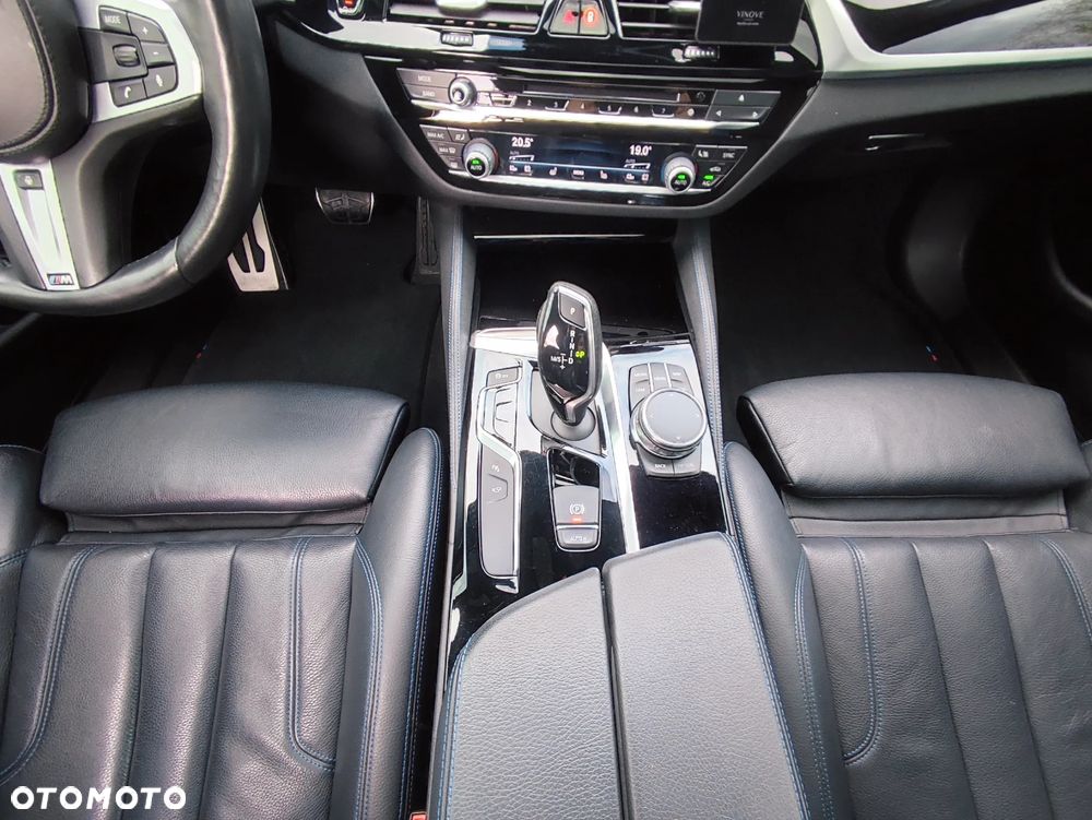 BMW Seria 5 530i xDrive M Sport Edition - 25