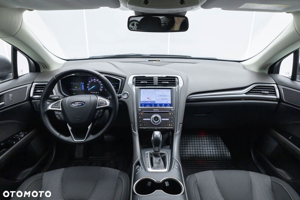 Ford Mondeo 2.0 Hybrid Titanium - 16