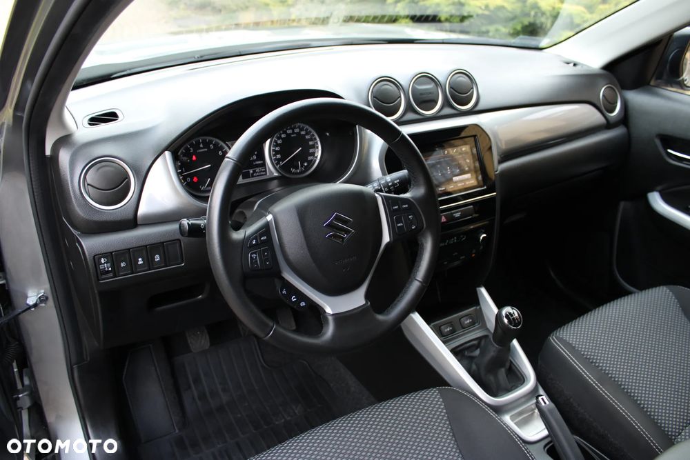 Suzuki Vitara 1.6 Comfort 2WD - 16