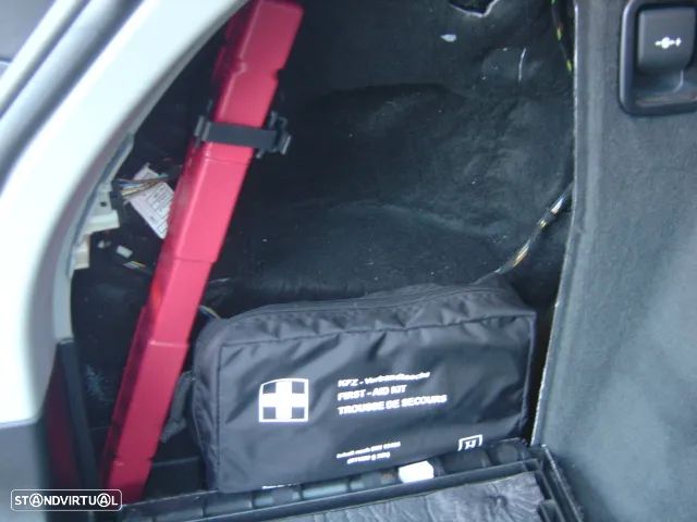 BMW 318 d Touring Auto - 13