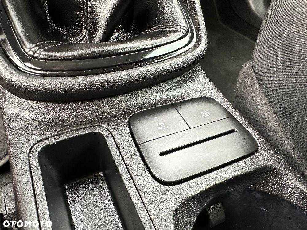 Ford Fiesta - 23