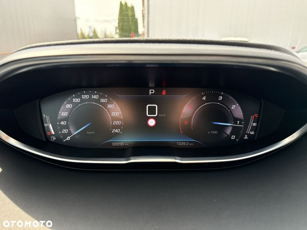 Peugeot 5008 2.0 BlueHDi Allure Pack S&S EAT8 - 26