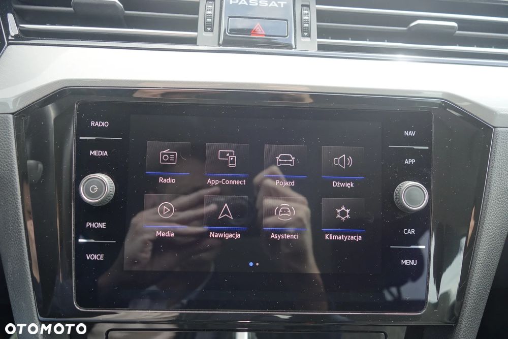 Volkswagen Passat 2.0 TDI SCR Style DSG - 24
