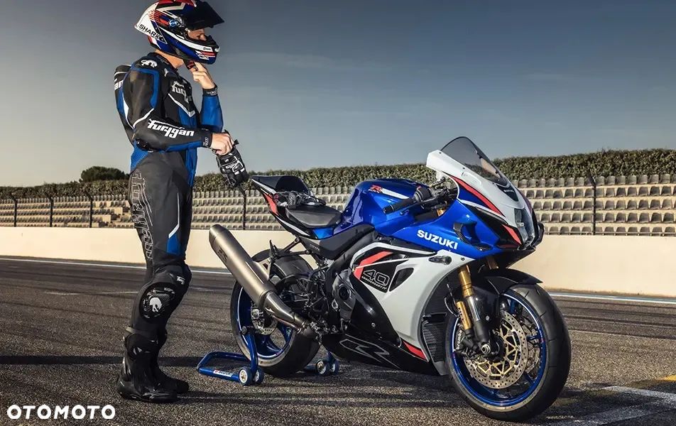 Suzuki GSX-R - 1