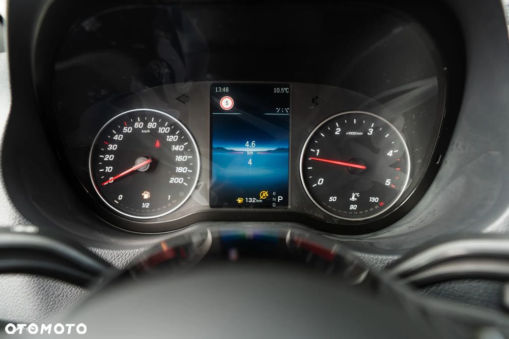 Mercedes-Benz Sprinter - 14