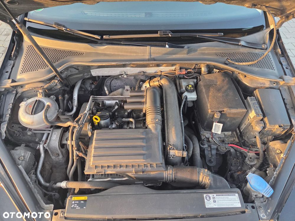Volkswagen Golf 1.4 TSI BMT Highline - 38