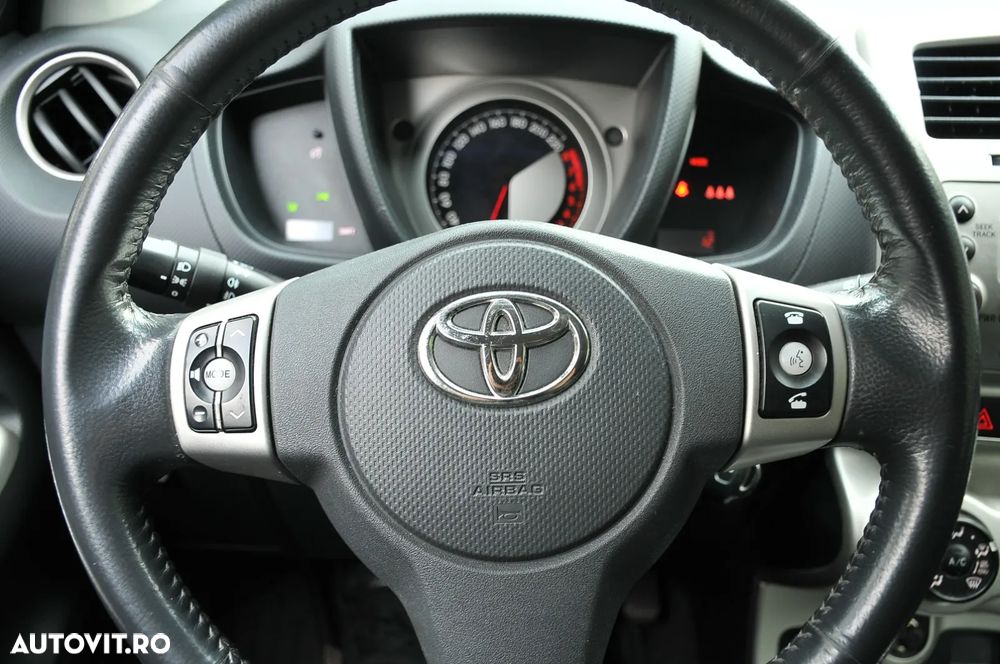 Toyota Urban Cruiser 1.33 4x2 Town - 16
