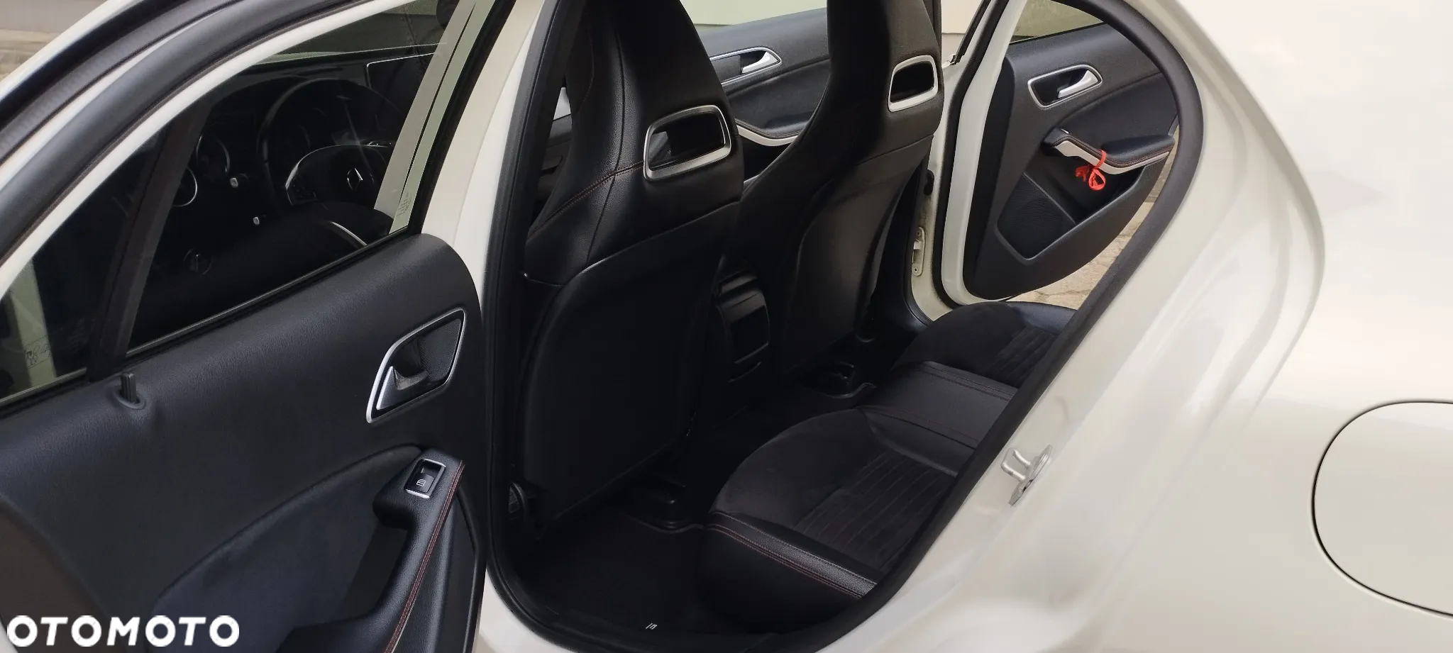 Mercedes-Benz GLA - 9