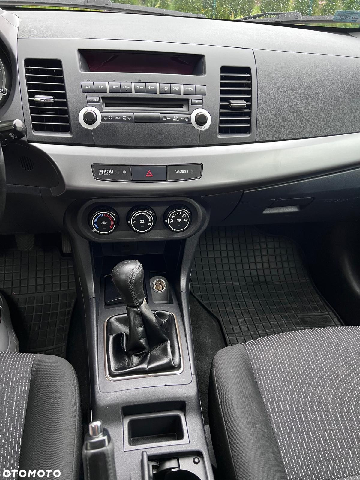 Mitsubishi Lancer - 26