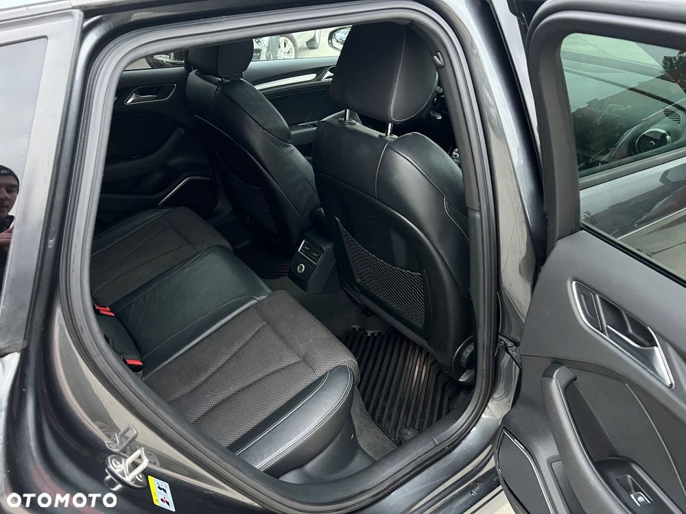 Audi A3 Sportback 2.0 TDI (clean diesel) quattro S tronic S line Sportpaket - 25