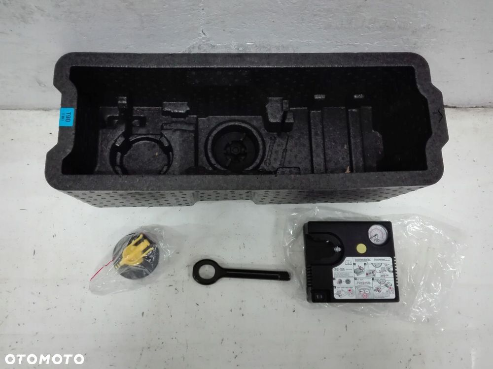 KIA RIO IV V KUWETA ZESTAW NAPRAWCZY KOMPRESOR HAK SCHOWEK BAGAŻNIKA 17-24 - 1