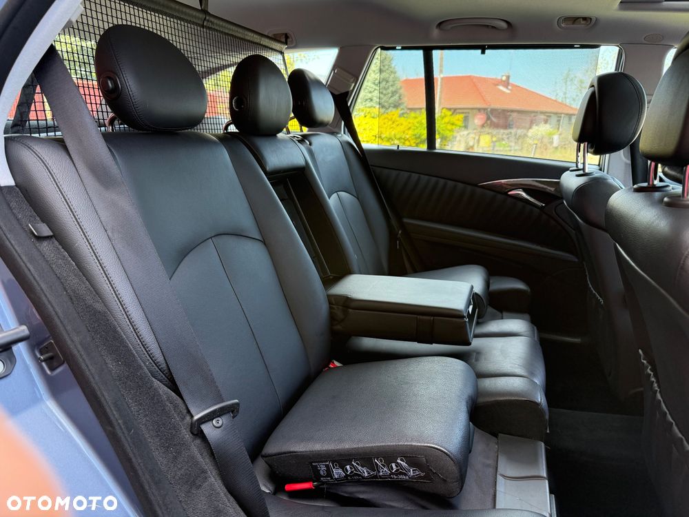 Mercedes-Benz Klasa E 320 CDI T Avantgarde - 22
