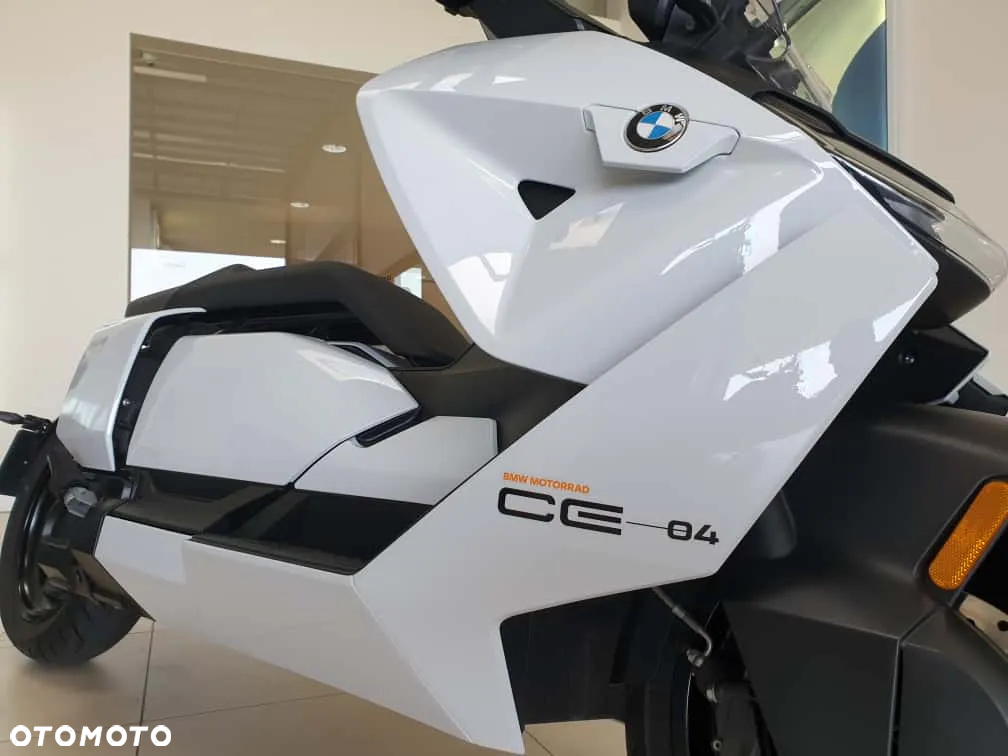 BMW CE 04 - 21