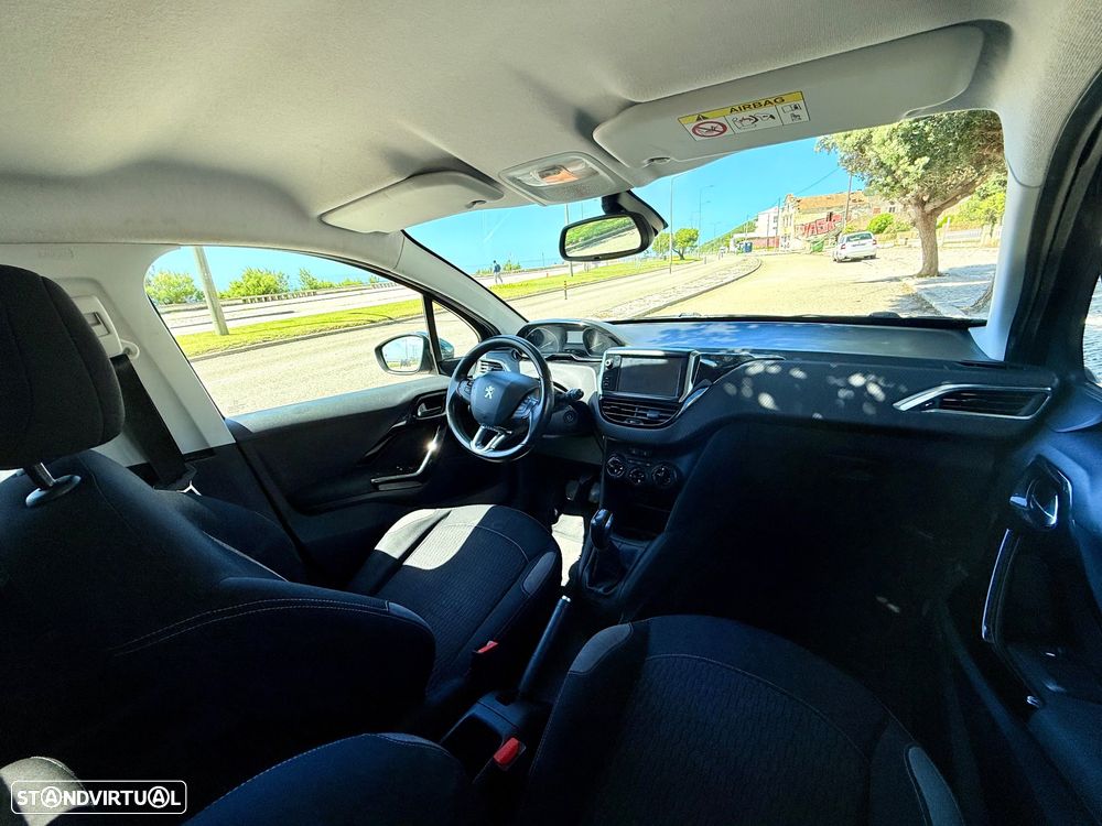 Peugeot 208 1.2 PureTech Style - 17