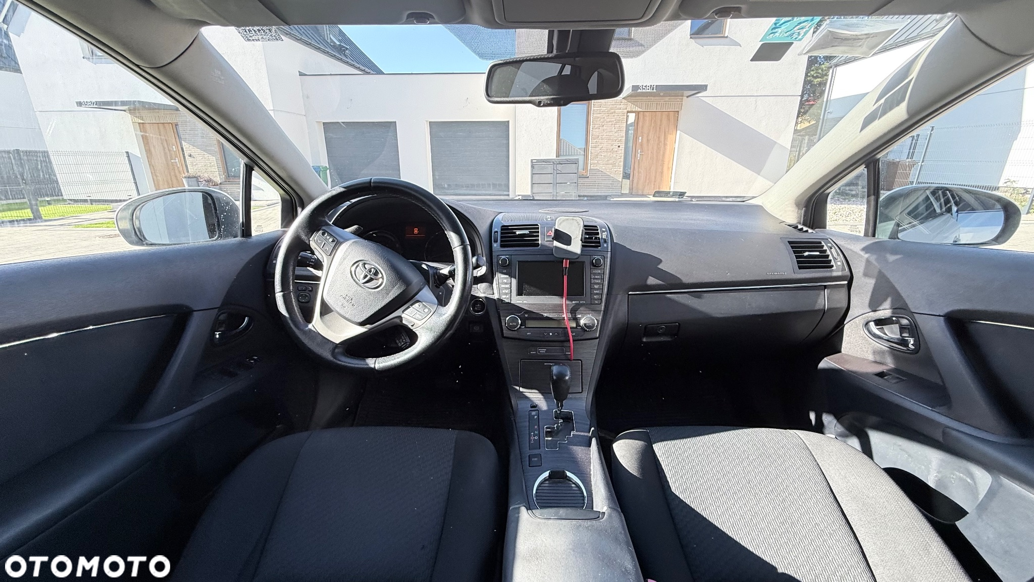 Toyota Avensis 2.2 D-CAT Style - 4