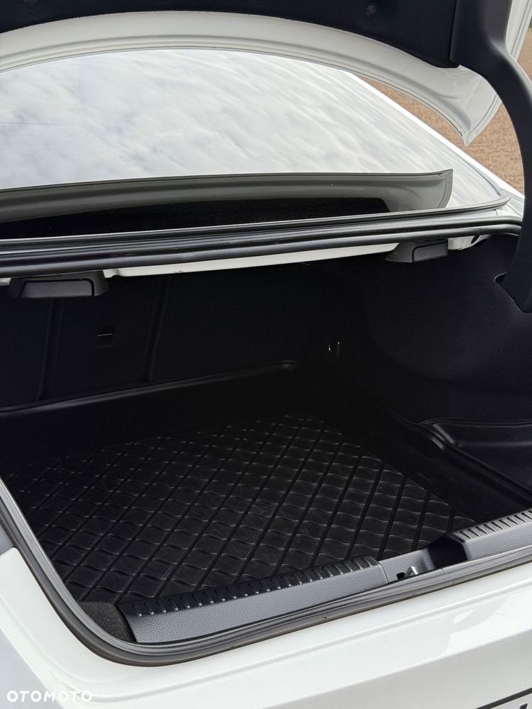Mercedes-Benz CLA 180 Progressive 7G-DCT - 17